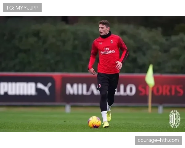 马尔蒂尼技术演变：从边路快马到后防核心的转型之路