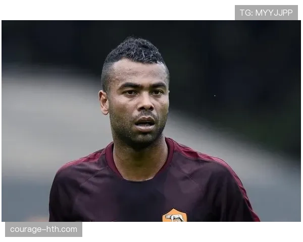 阿什利·科尔与帕特里斯·埃ври在防守覆盖率下形成分散趋势 阿什利·科尔与帕特里斯·埃ври在防守覆盖率下形成分散趋势