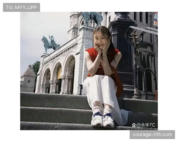 陈梦笑得像邻家女孩，随手背的那个包价码把我当场怀疑人生